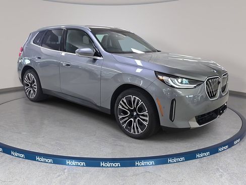 Used 2025 BMW X3 xDrive30i w/ Premium Package AWD/4WD image 4
