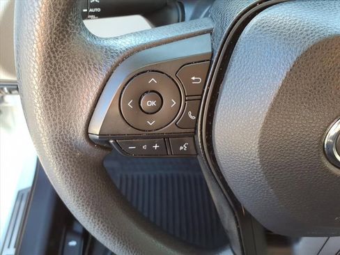 Certified 2024 Toyota Corolla LE image 28