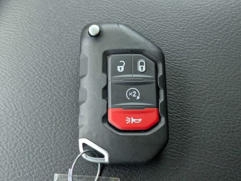 Used 2023 Jeep Wrangler Unlimited Sahara AWD/4WD image 28