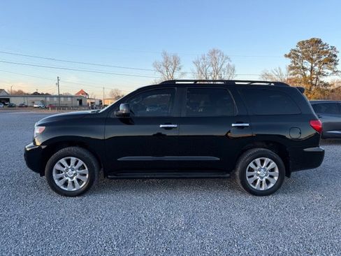Used 2017 Toyota Sequoia Platinum image 3