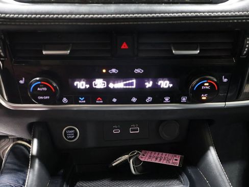 Used 2023 Nissan Rogue SL w/ SL Premium Package image 33