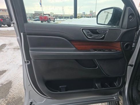 Used 2023 Lincoln Navigator Reserve image 10