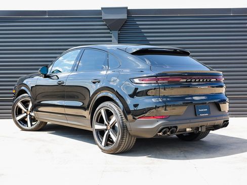New 2026 Porsche Cayenne E-Hybrid Coupe AWD/4WD image 3