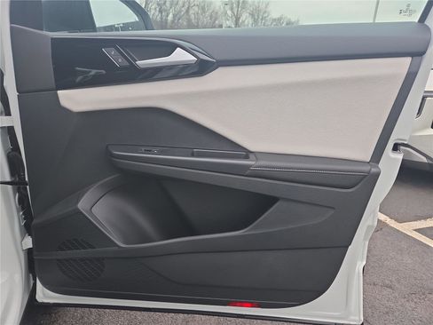 New 2026 Volkswagen Taos S image 26