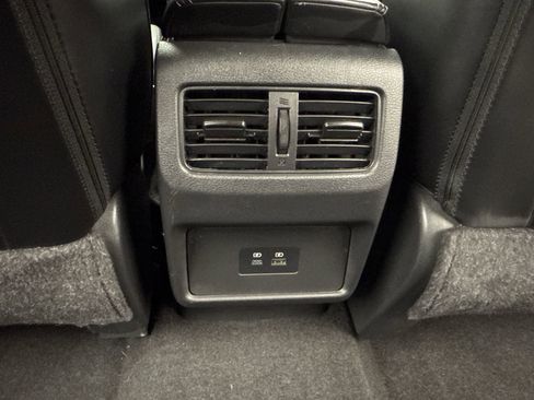 Used 2023 Nissan Rogue SV w/ SV Premium Package image 19