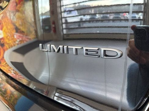 New 2026 Chrysler Pacifica Limited w/ S Appearance Package FWD image 18