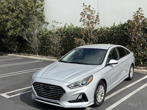Used 2018 Hyundai Sonata SE image 1