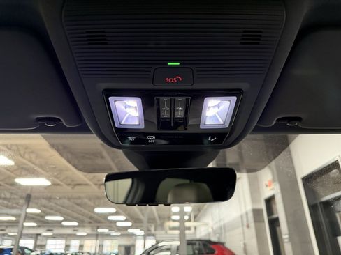 Used 2024 Audi Q4 e-tron Prestige image 16