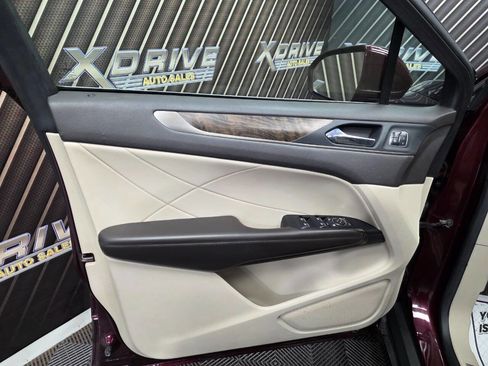 Used 2018 Lincoln MKC Reserve image 16