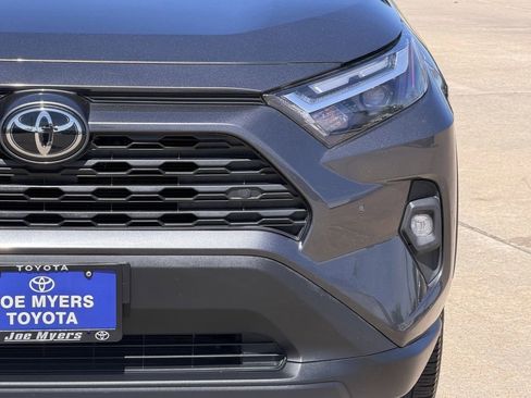 Used 2023 Toyota RAV4 XLE Premium image 4