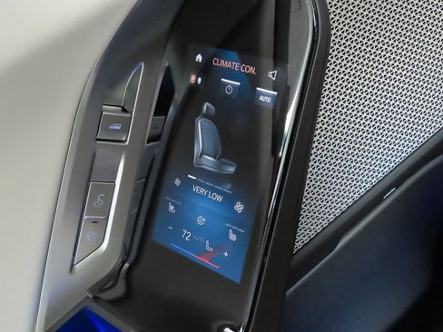 Used 2025 BMW i7 eDrive50 w/ Executive Package image 34