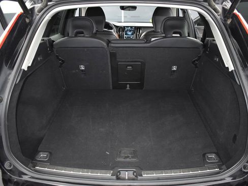 Used 2024 Volvo XC60 B5 Plus image 33