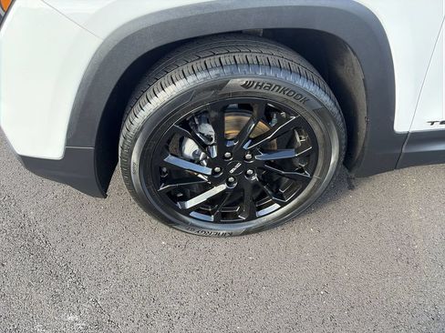 Used 2023 GMC Terrain SLT w/ Elevation Edition AWD/4WD image 10