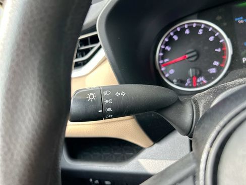 Used 2021 Toyota RAV4 LE FWD image 18