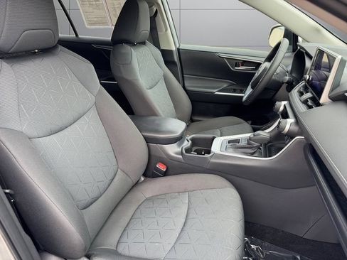 Certified 2025 Toyota RAV4 XLE w/ Convenience Package AWD/4WD image 17