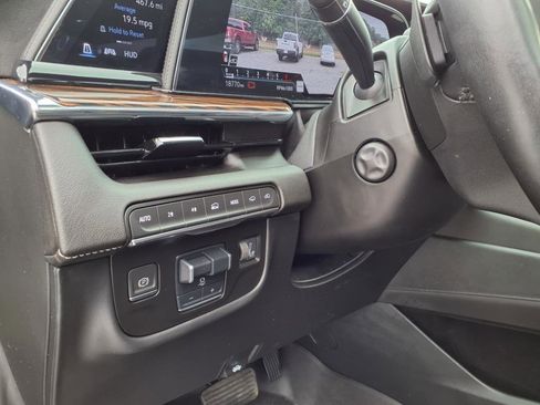 Used 2023 Cadillac Escalade Premium Luxury w/ Performance Package image 15