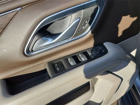 Certified 2021 Chevrolet Suburban LT w/ Rear Media and Nav Package image 23