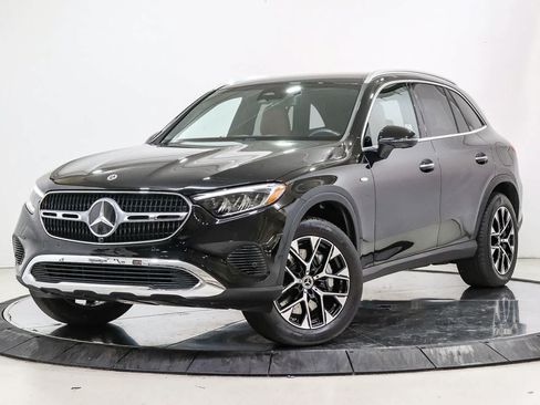 Used 2025 Mercedes-Benz GLC 350e 4MATIC image 1