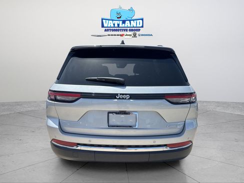 New 2026 Jeep Grand Cherokee Laredo X RWD image 4