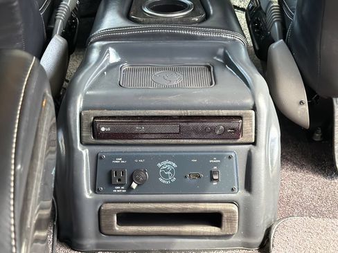 Used 2023 Chevrolet Express 2500 RWD image 18