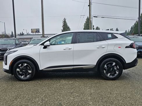 New 2026 Kia Sportage LX image 2