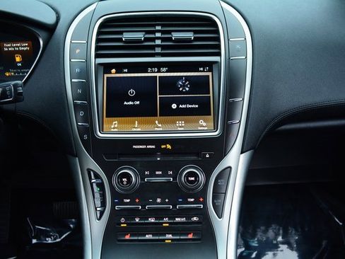 Used 2019 Lincoln Nautilus FWD image 29