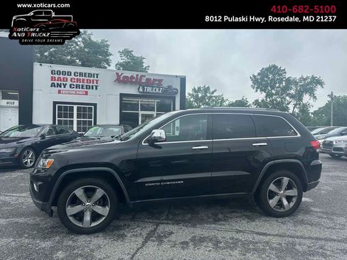 Used 2015 Jeep Cherokee Latitude w/ Comfort/Convenience Group AWD/4WD image 1