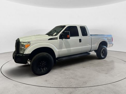 Used 2015 Ford F250 XL w/ Power Equipment Group AWD/4WD image 3