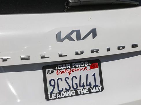 Used 2022 Kia Telluride LX AWD/4WD image 9
