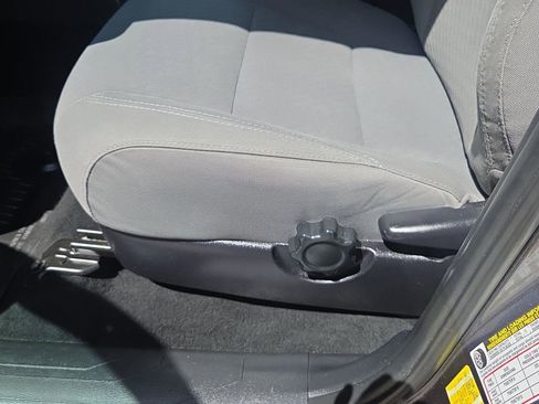 Used 2021 Toyota Tacoma SR AWD/4WD image 14