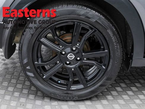 Used 2020 Nissan Kicks SR FWD image 27