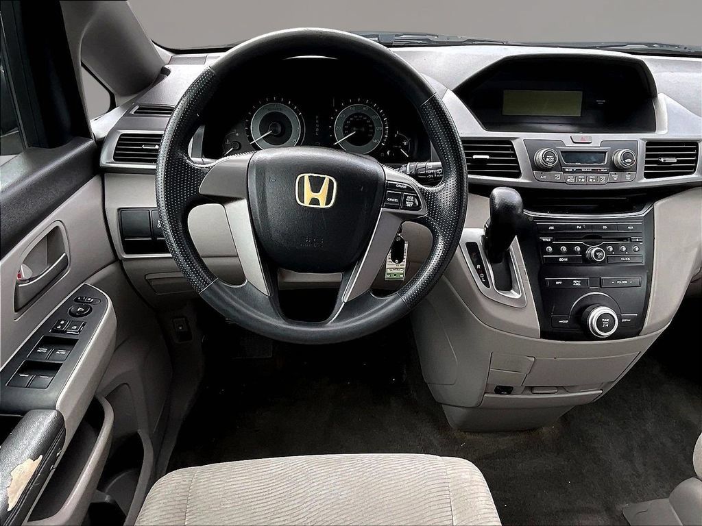 Used 2011 Honda Odyssey LX image 8