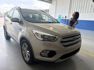 Used 2018 Ford Escape SEL FWD video 1