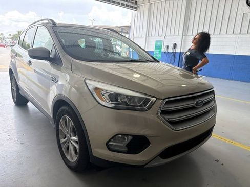 Used 2018 Ford Escape SEL FWD image 1