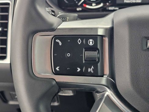 Used 2025 Land Rover Discovery Dynamic SE image 26