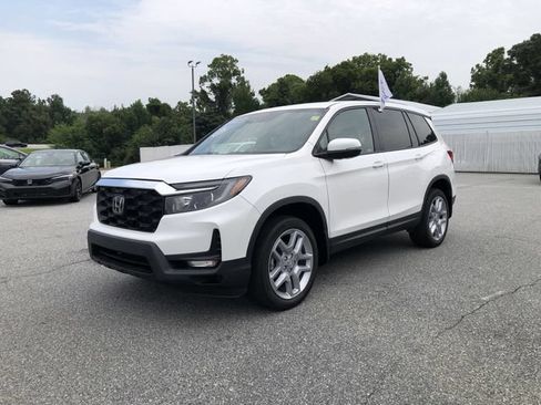 Certified 2024 Honda Passport EX-L image 4