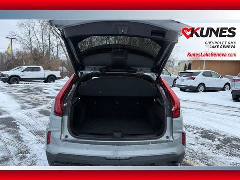 Used 2025 Cadillac XT4 Premium Luxury image 22