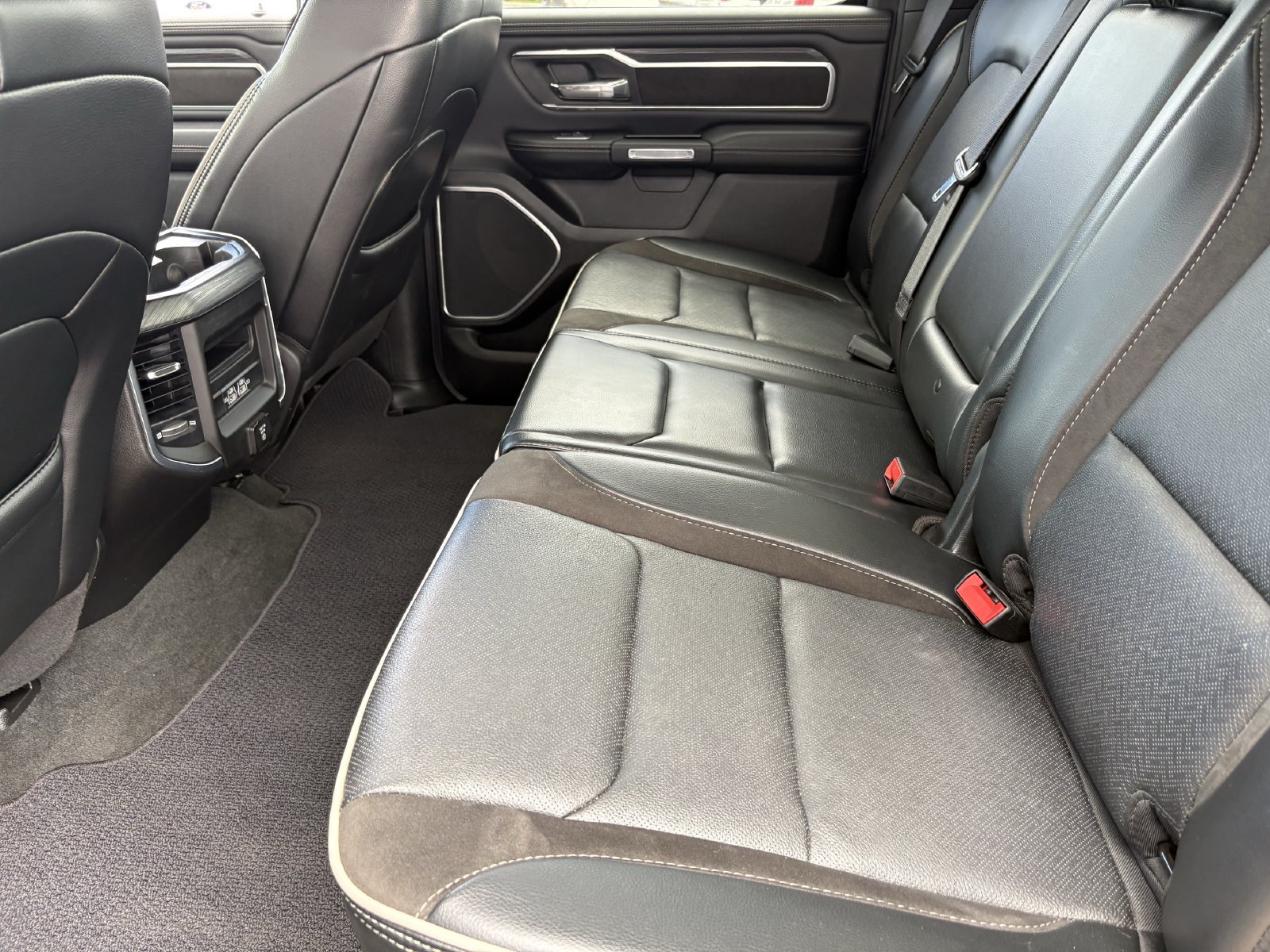Used 2023 RAM 1500 Laramie AWD/4WD image 21