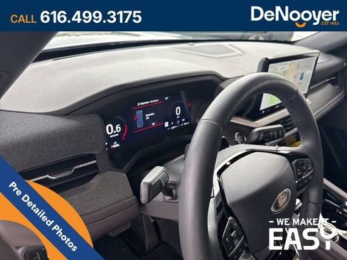 Used 2025 Ford Explorer Platinum w/ Ultimate Package AWD/4WD image 11