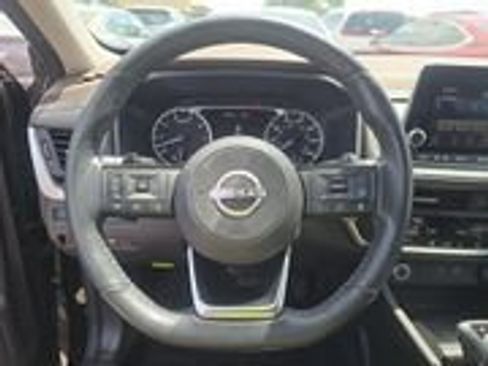 Used 2023 Nissan Rogue SV w/ SV Premium B Package FWD image 13