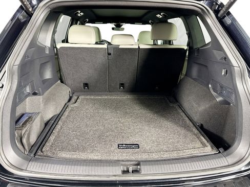 Used 2024 Volkswagen Tiguan SE R-Line image 40