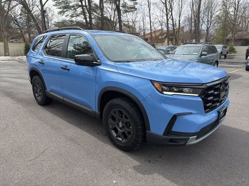 Used 2024 Honda Pilot TrailSport image 6