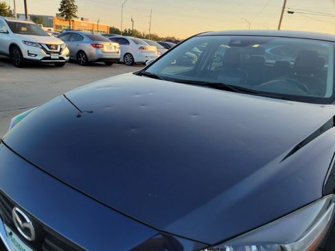 Used 2018 MAZDA MAZDA3 Touring FWD image 10