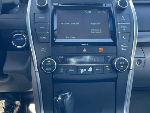 Used 2017 Toyota Camry XLE FWD image 27