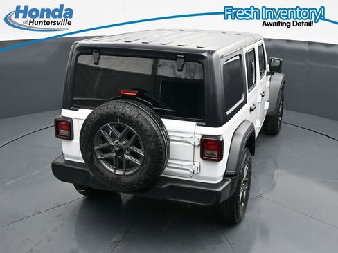 Used 2025 Jeep Wrangler Unlimited Sport AWD/4WD image 22