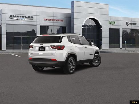 New 2026 Jeep Compass Latitude image 7