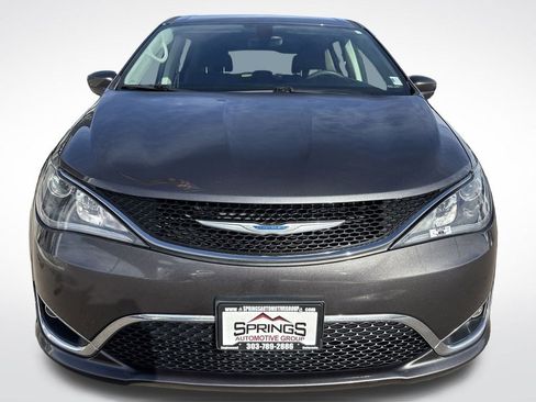 Used 2018 Chrysler Pacifica Touring Plus image 8