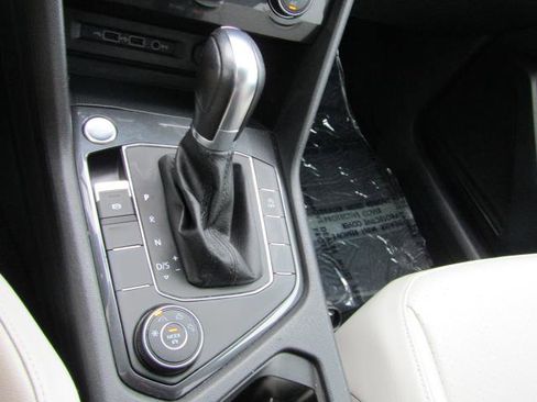 Used 2019 Volkswagen Tiguan SE image 20