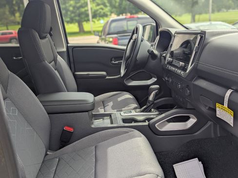 New 2026 Nissan Frontier SV AWD/4WD image 15