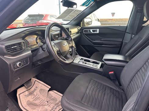 Used 2020 Ford Explorer XLT image 9